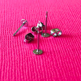100 Stud Posts 4mm